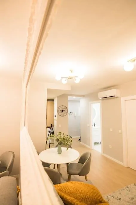 Luxury & Cosy City Center-Wifi Malaga Apartment